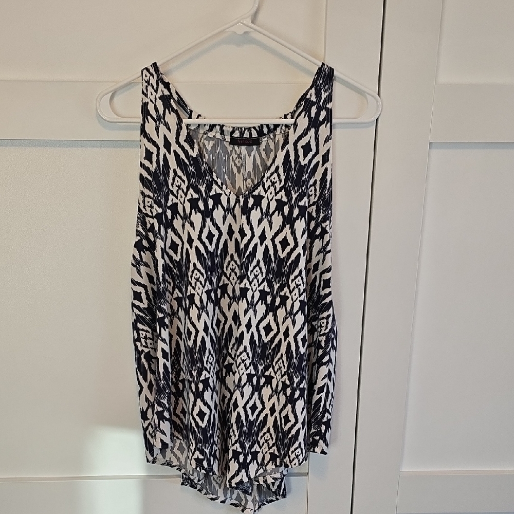 First Love Monochrome Geometric Tank Top - Picture 3 of 7
